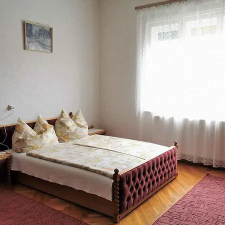 Semesterbostad In 19387