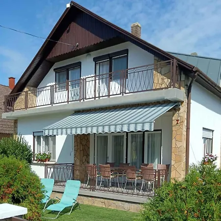Semesterbostad In 19387 Balatonkeresztúr